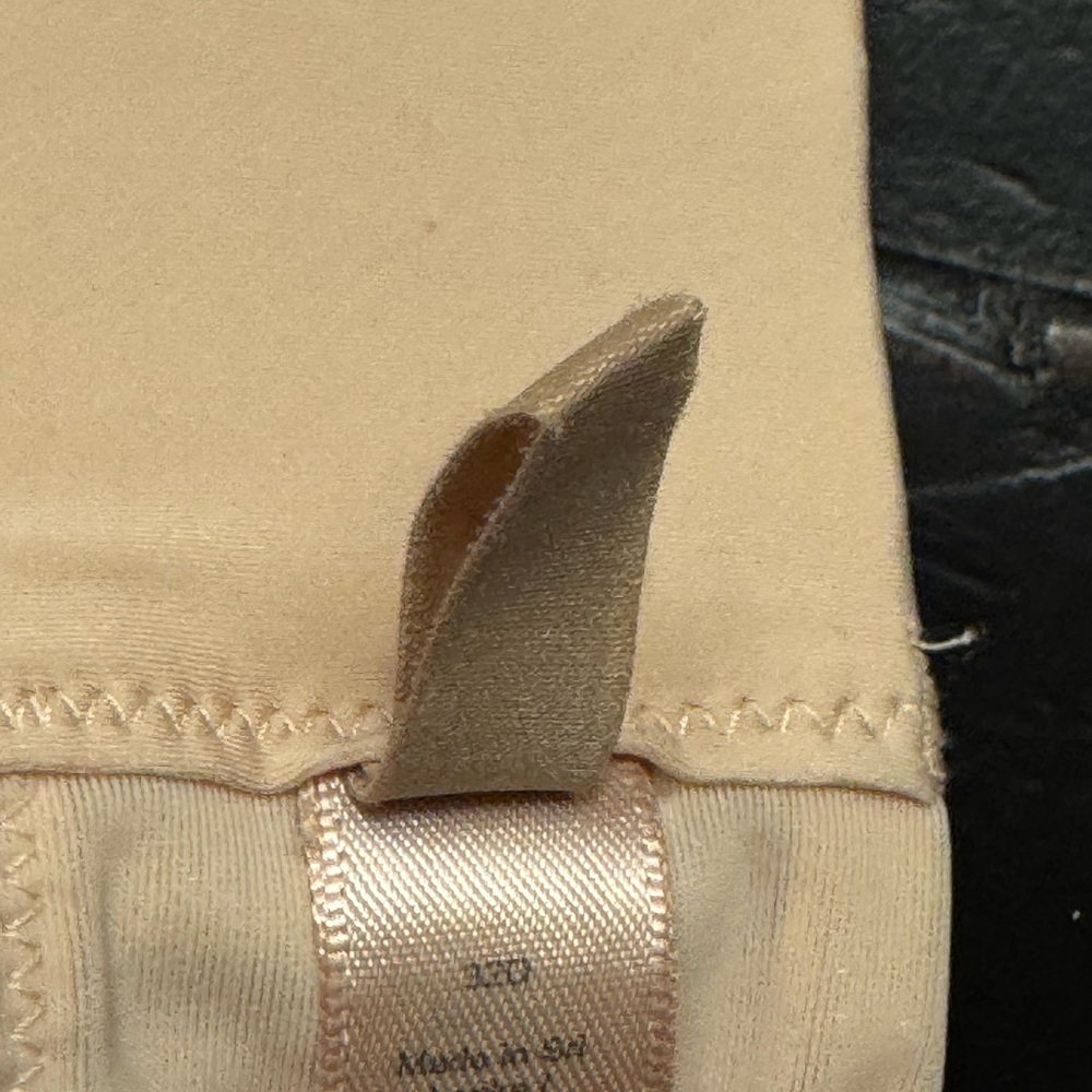 SKIMS Cream Convertible Strapless Bra - Picture 5 of 5